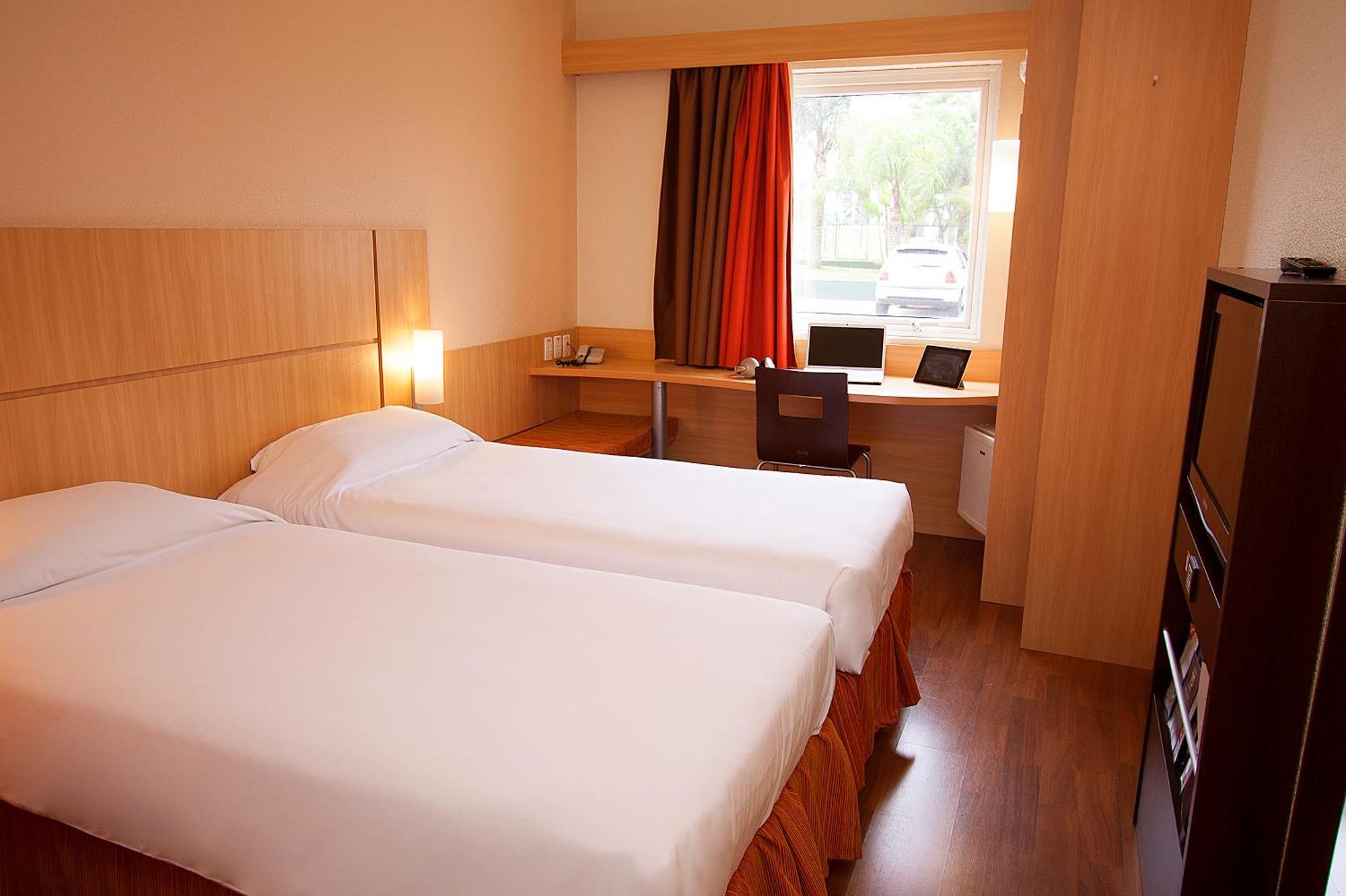 Ibis Curitiba Aeroporto Hotel Sao Jose dos Pinhais Room photo