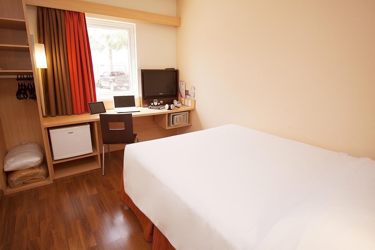 Ibis Curitiba Aeroporto Hotel Sao Jose dos Pinhais Exterior photo
